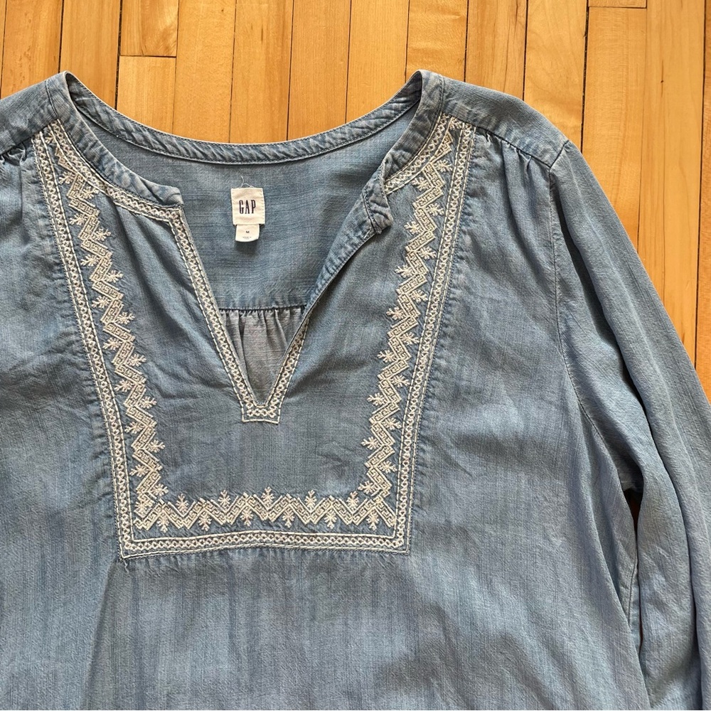 Gap blue denim mini dress with white embroidery and tie waist medium - Picture 7 of 12